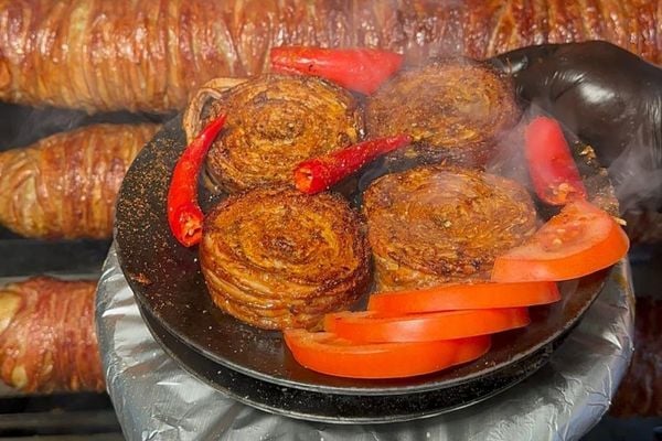 Meşe Kömüründe Kokoreç Pişirmenin Farkı Nedir?