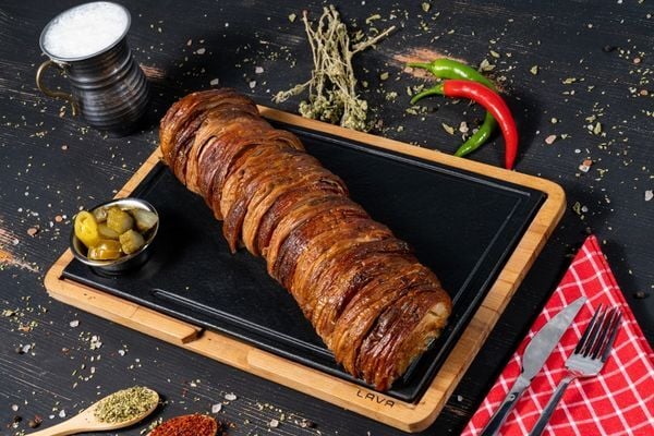 Kokoreç Neyden Yapılır? Hazırlanışından Pişirme Sürecine