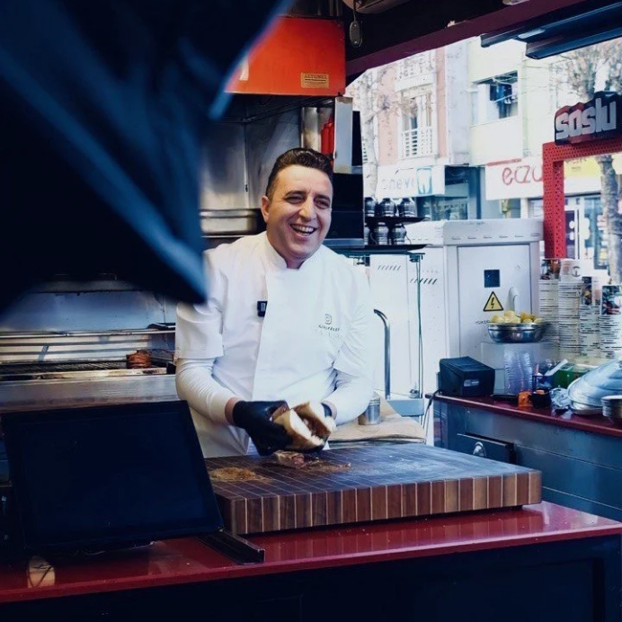 KOKOREÇÇİ TEKİN USTA KİMDİR?